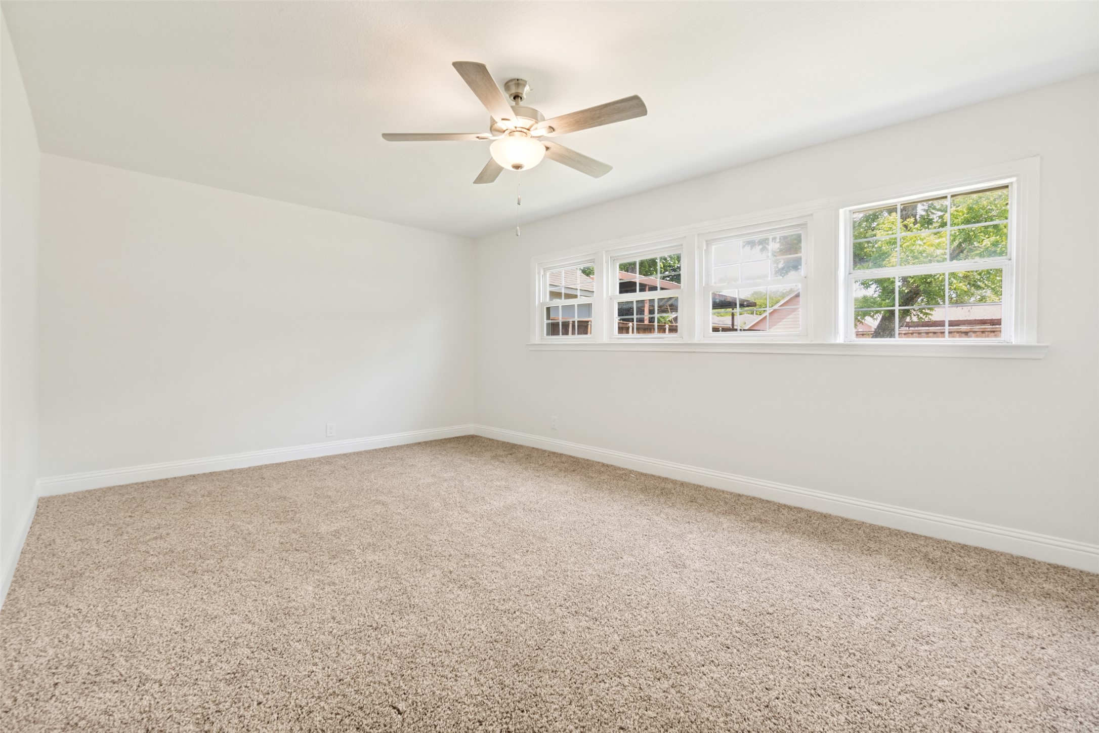 6427 Howard Avenue Dallas TX 75227