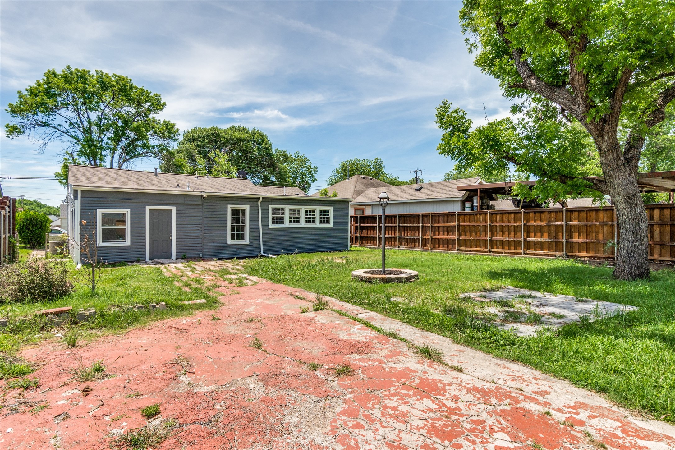 6427 Howard Avenue Dallas TX 75227