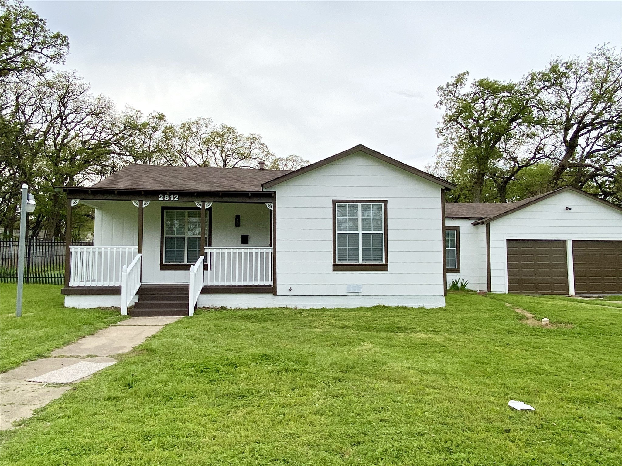 2812 Forest Avenue Fort Worth TX 76112