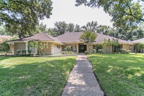 1112 Country Club Court Mansfield TX 76063