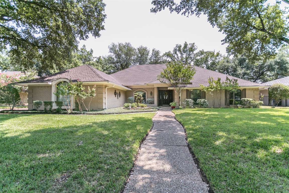 1112 Country Club Court Mansfield TX 76063