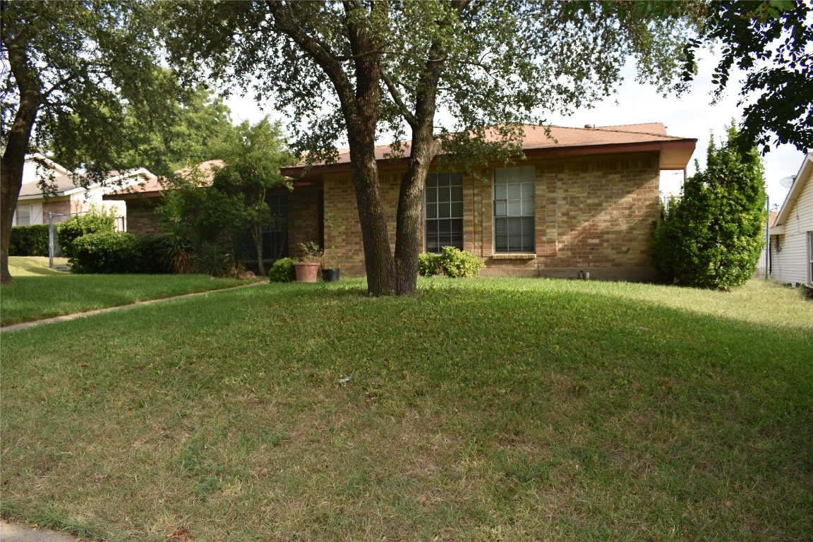 2715 Meadow Isle Lane Dallas TX 75237