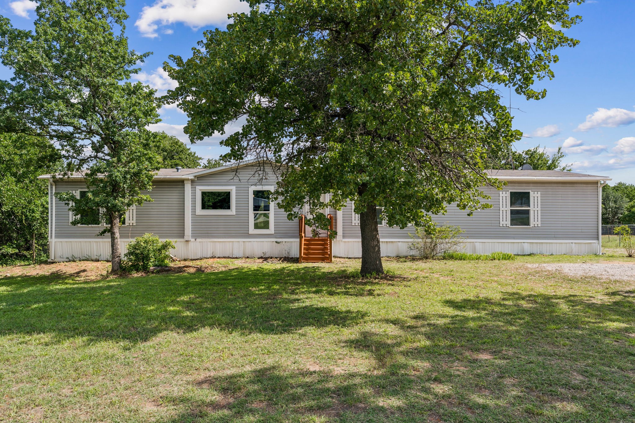 139 Cedar Drive Azle TX 76020