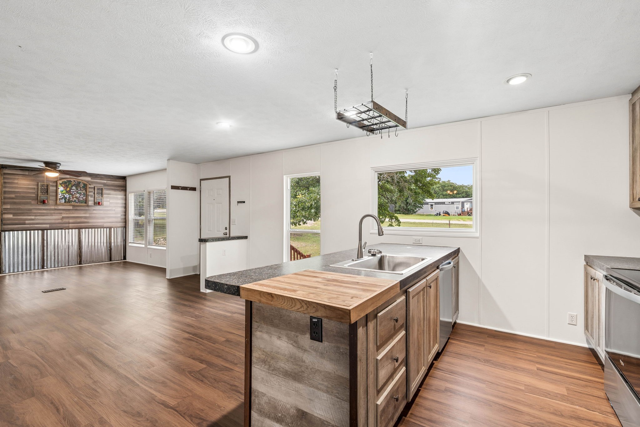 139 Cedar Drive Azle TX 76020