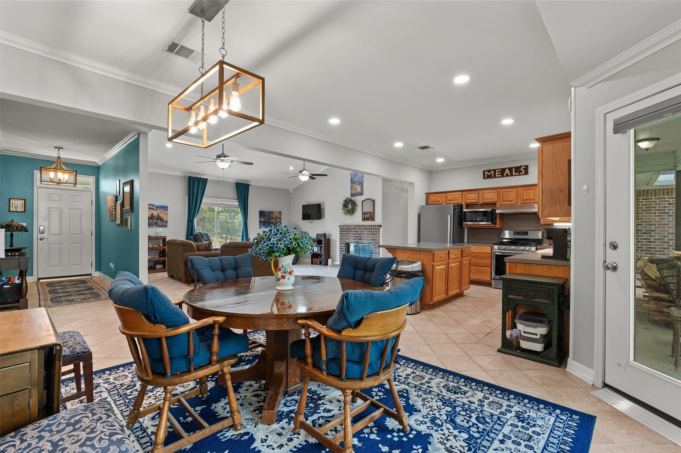 188 Julie Lane Stonewall LA 71078
