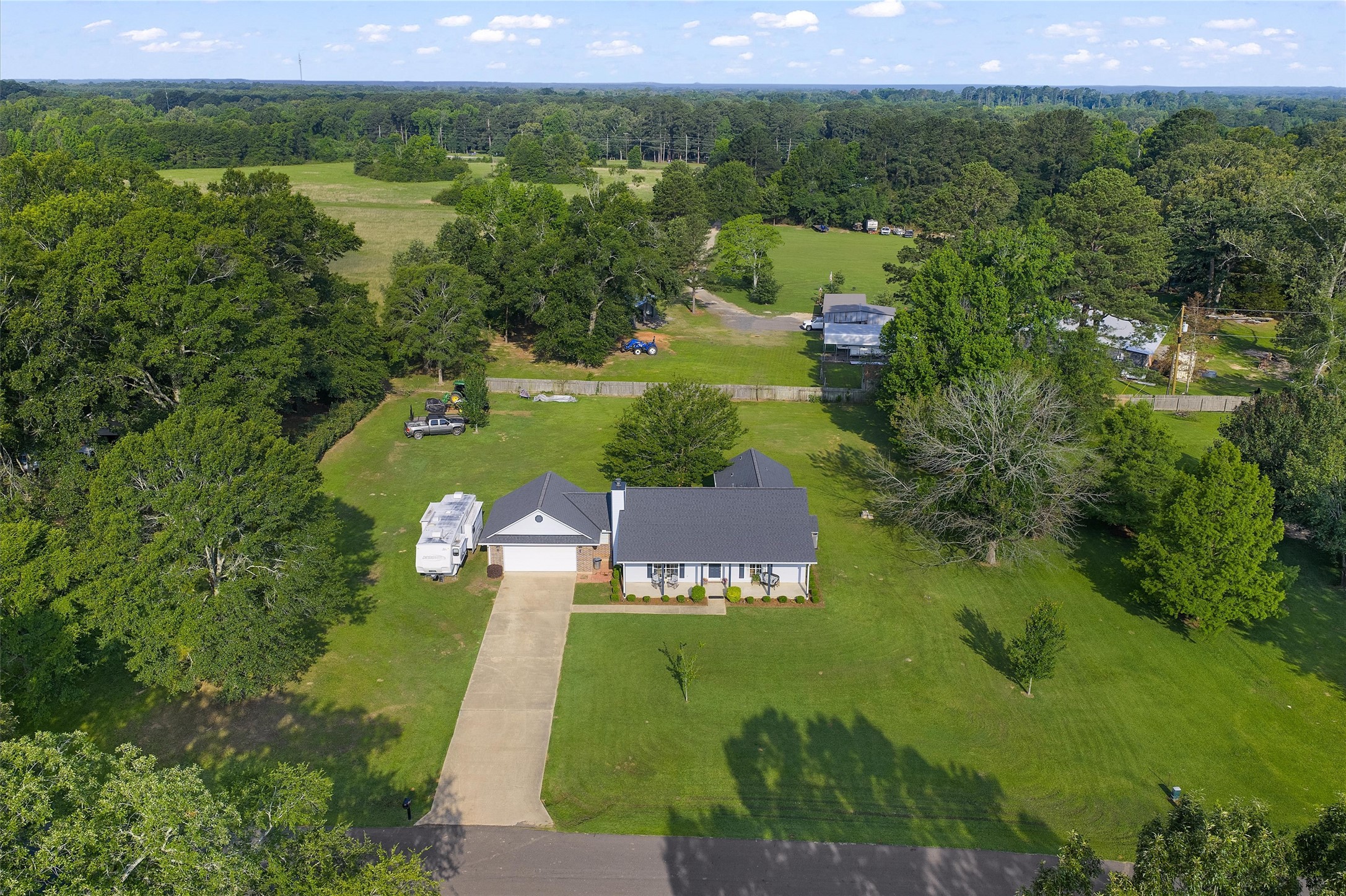 188 Julie Lane Stonewall LA 71078