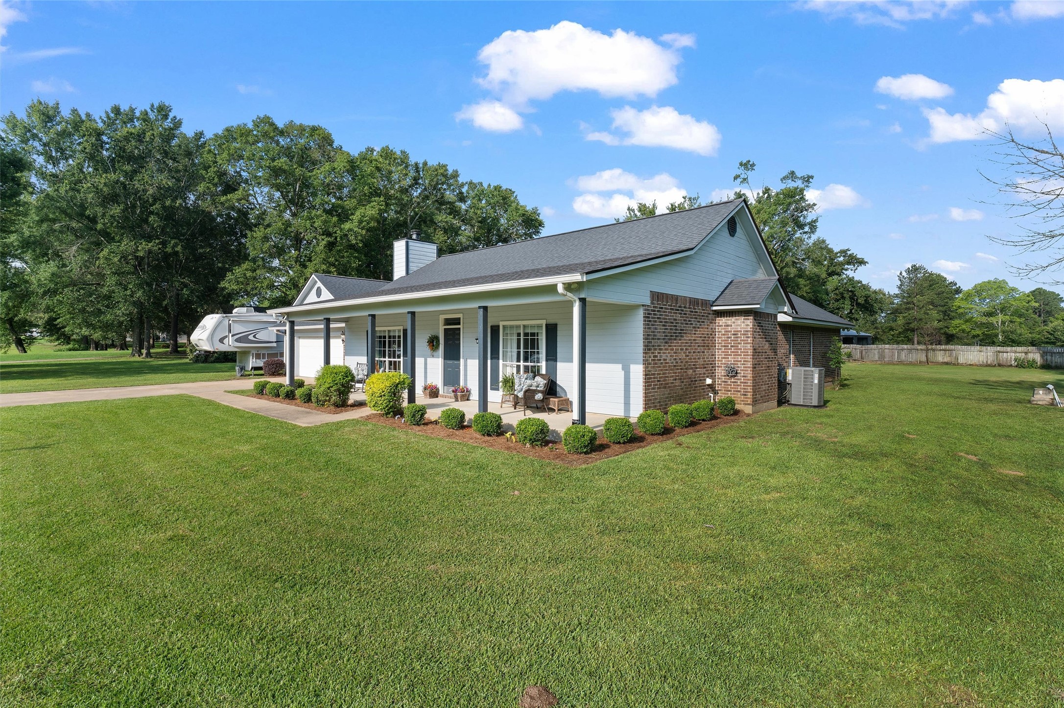 188 Julie Lane Stonewall LA 71078