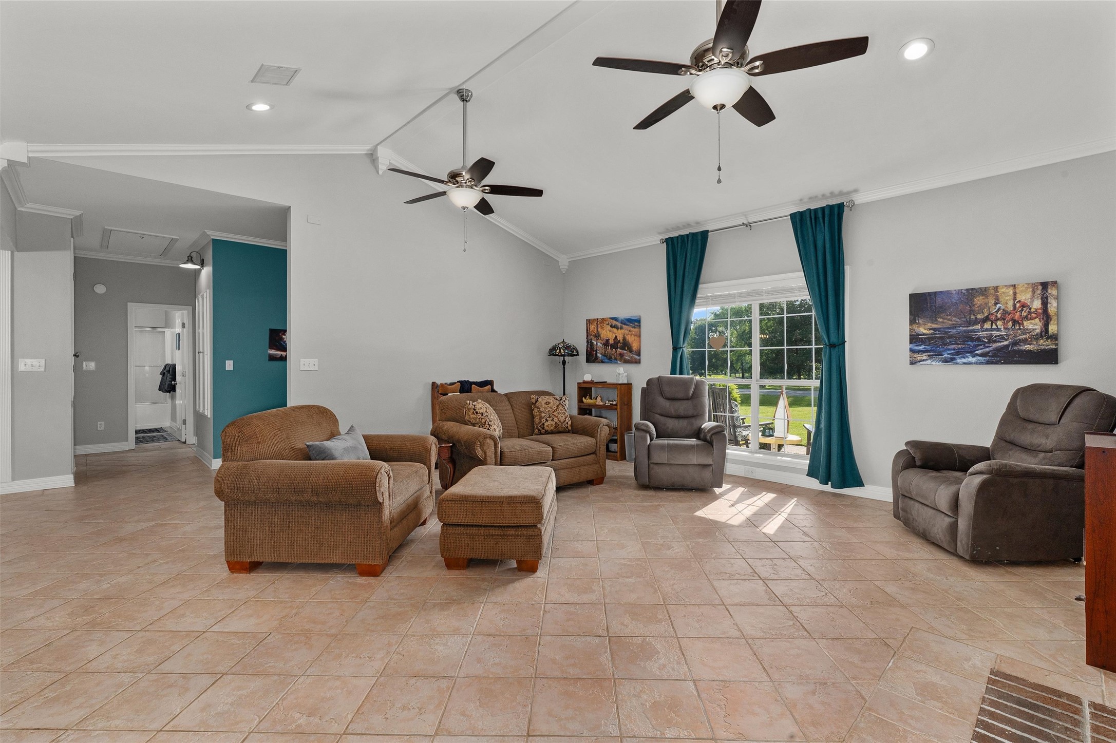 188 Julie Lane Stonewall LA 71078