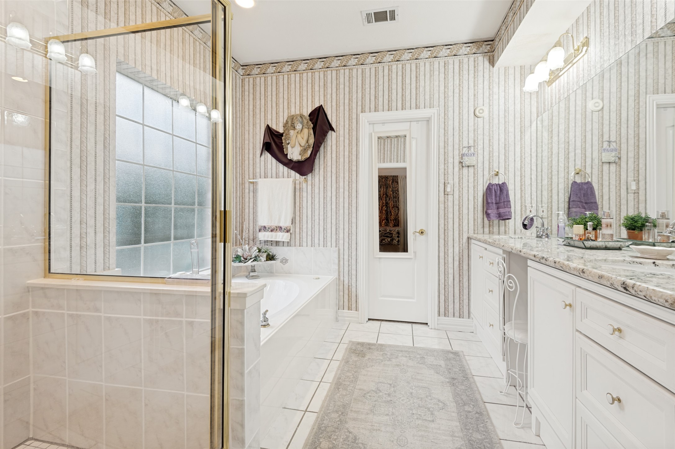 3813 Cherokee Drive Bedford TX 76021