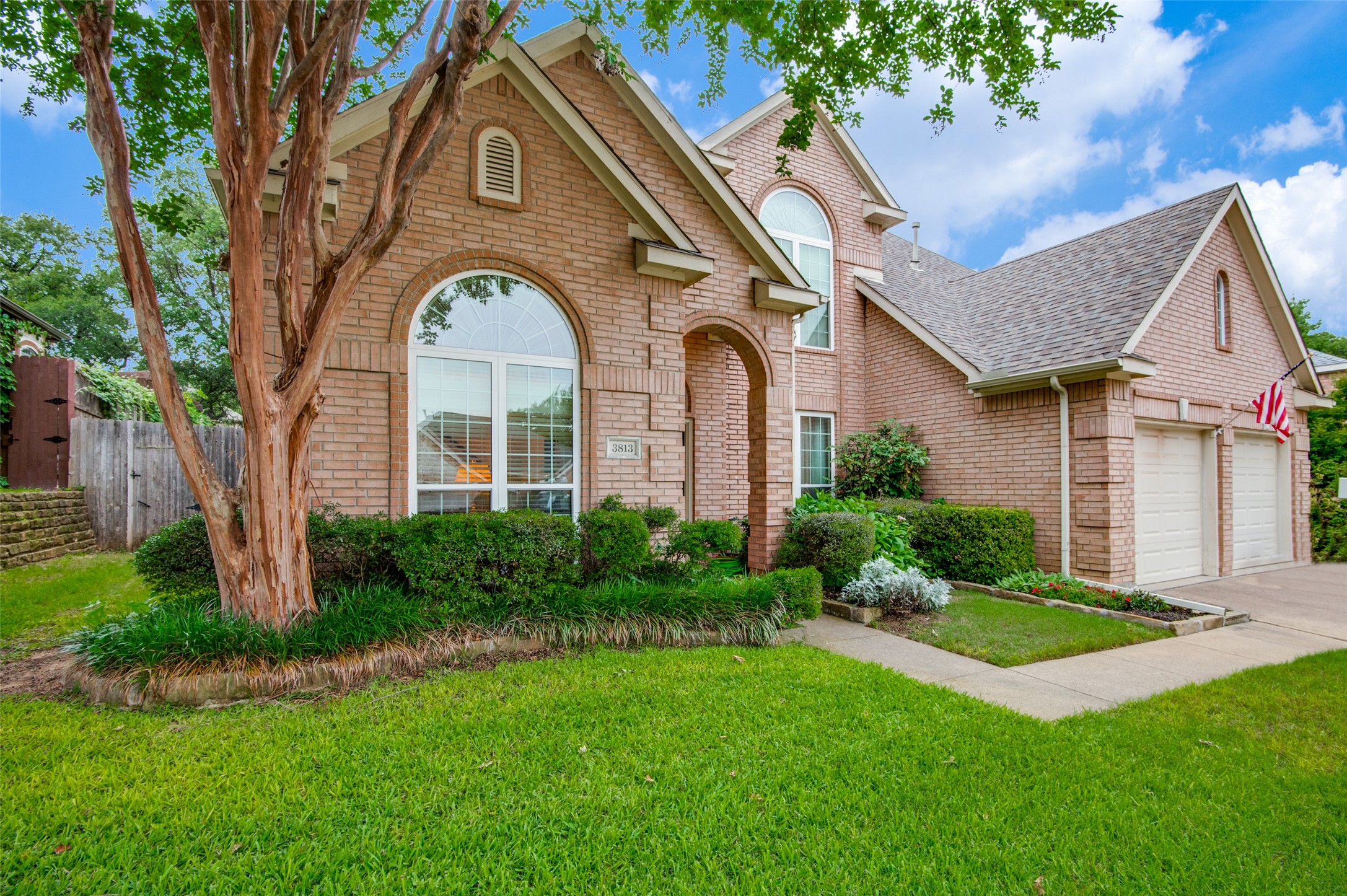 3813 Cherokee Drive Bedford TX 76021