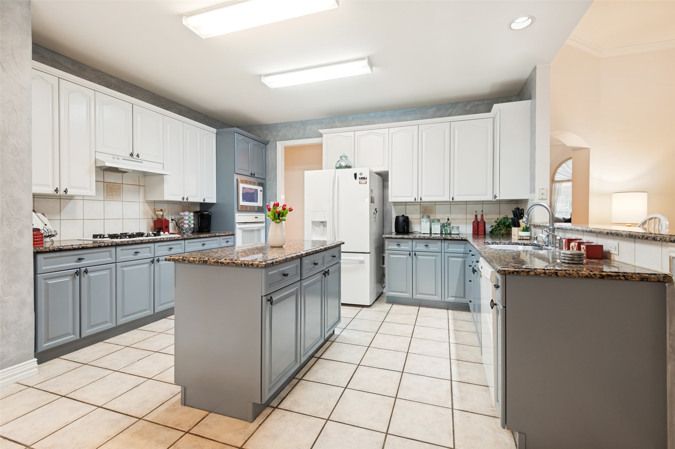3813 Cherokee Drive Bedford TX 76021