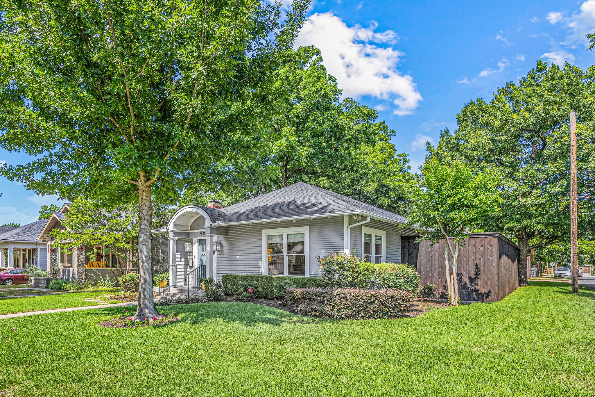 900 N Clinton Avenue Dallas TX 75208