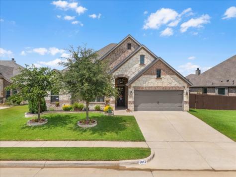1012 Whitetail Court Joshua TX 76058