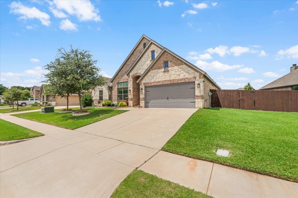 1012 Whitetail Court Joshua TX 76058