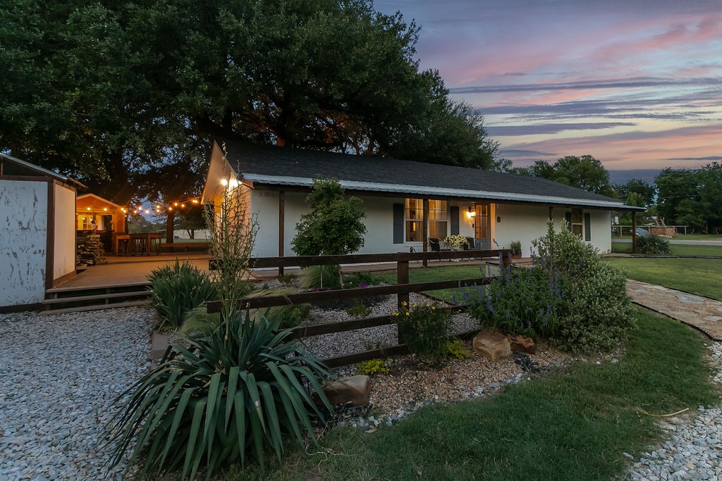 207 Granbury Court Granbury TX 76049