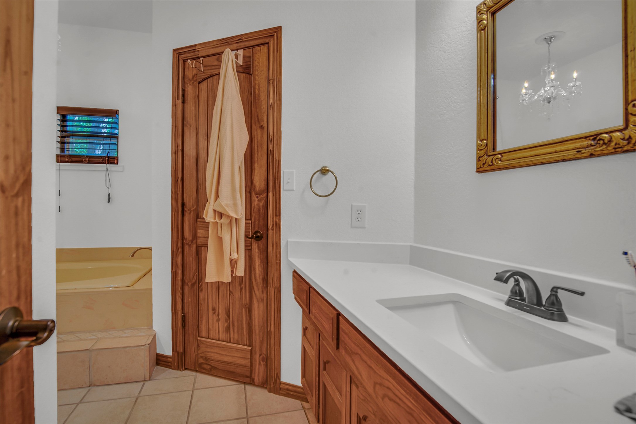 566 Stagecoach Trail Denison TX 75021