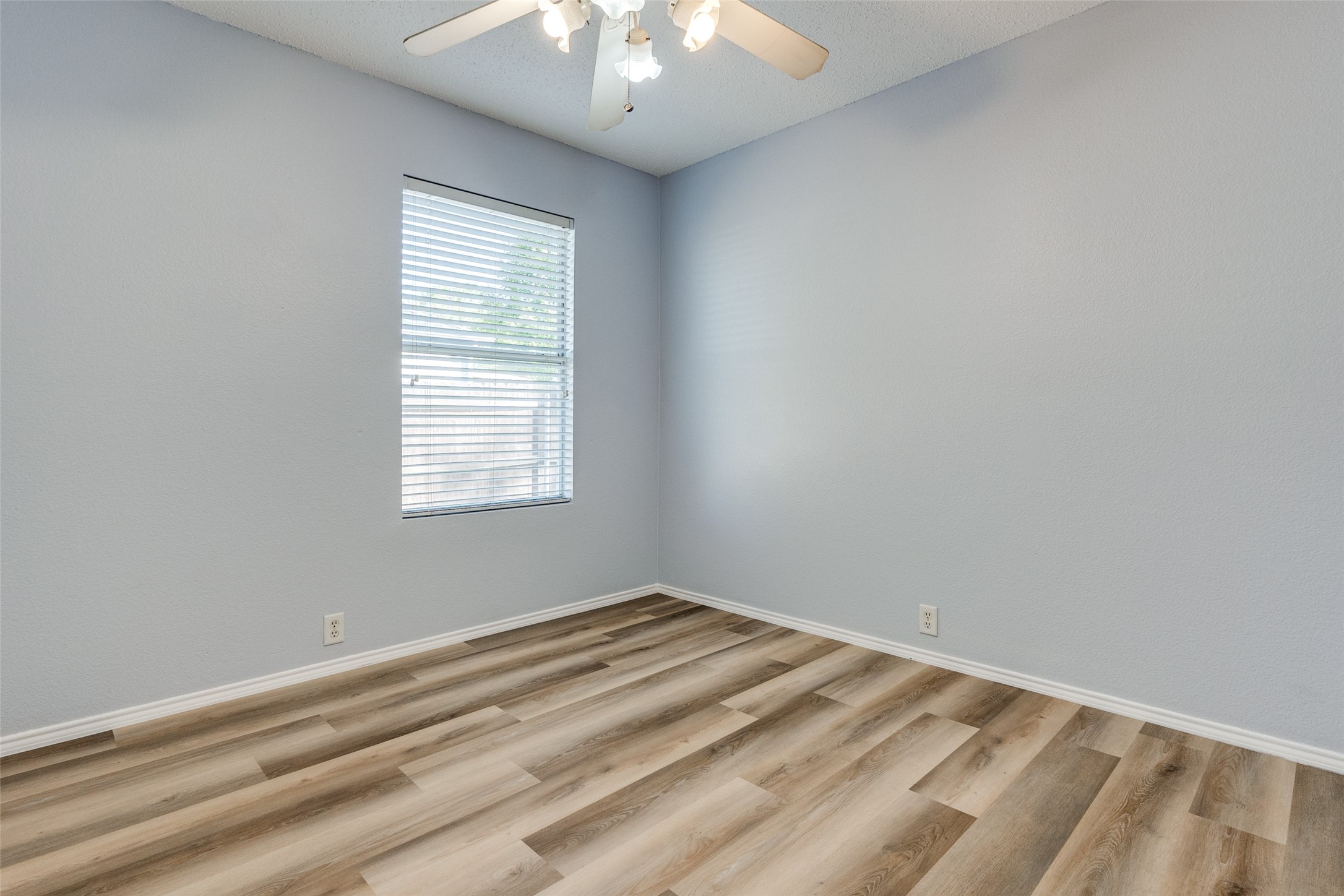 1338 Hardned Lane Dallas TX 75217