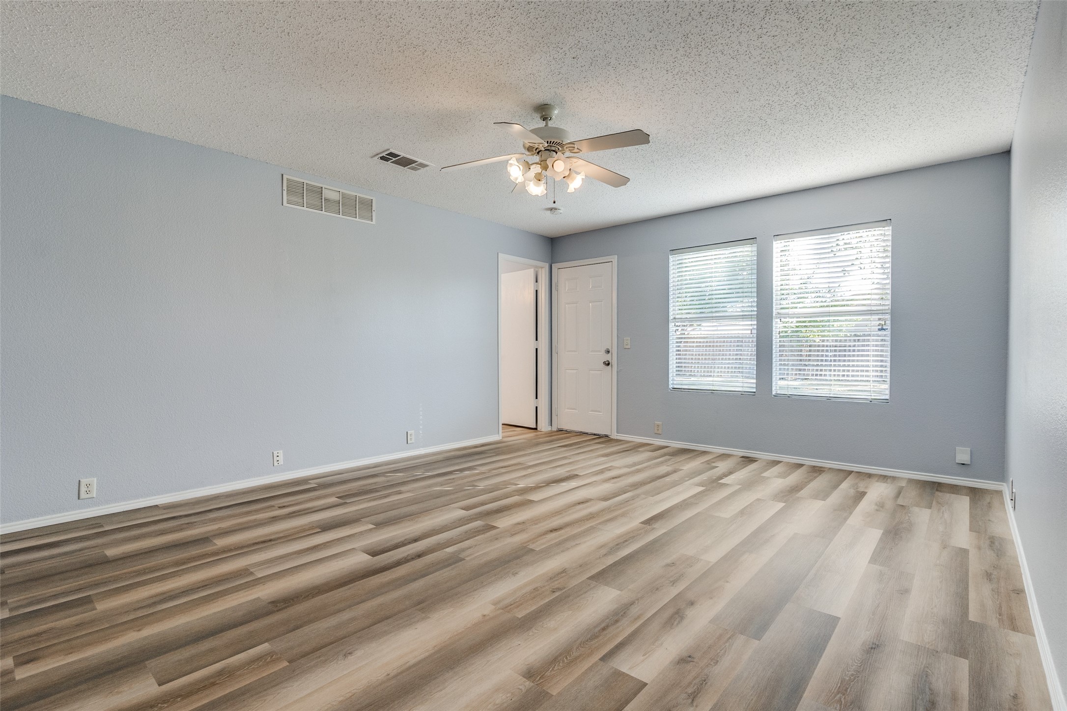 1338 Hardned Lane Dallas TX 75217