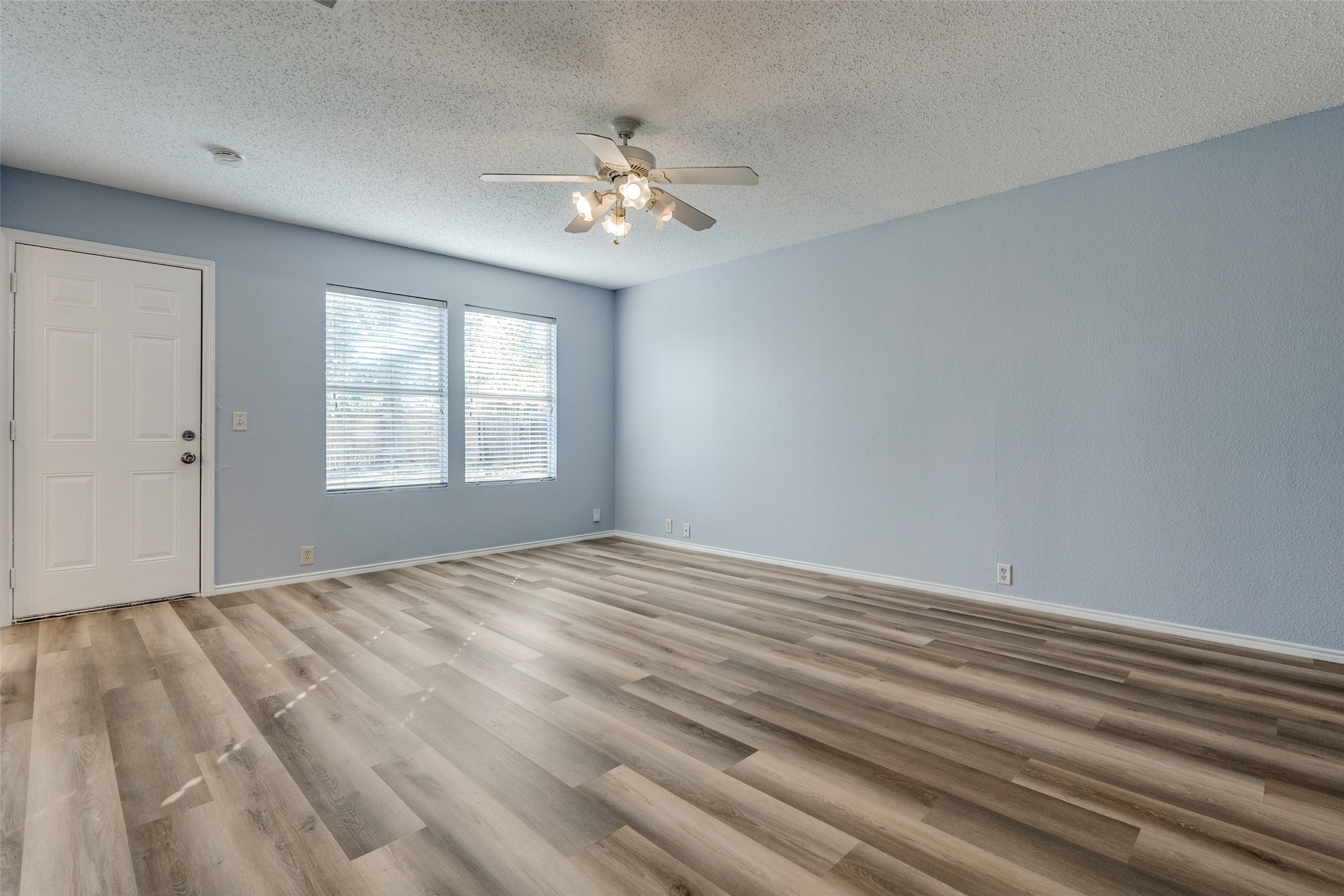 1338 Hardned Lane Dallas TX 75217