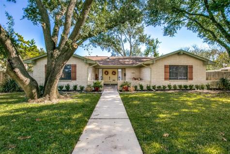 1610 Alexander Drive Waxahachie TX 75165