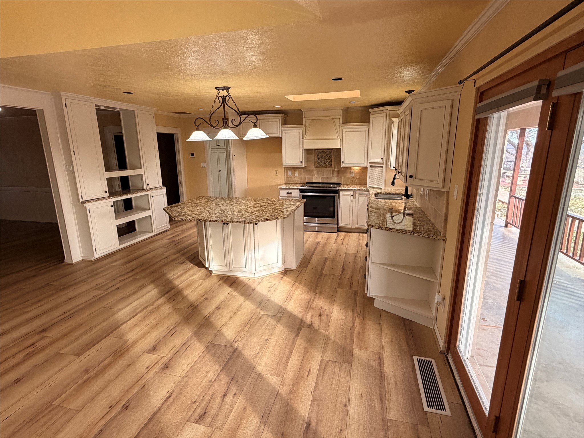 1010 W Moss Street Eastland TX 76448