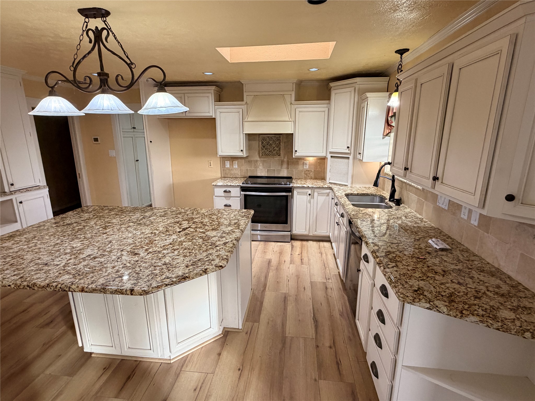 1010 W Moss Street Eastland TX 76448
