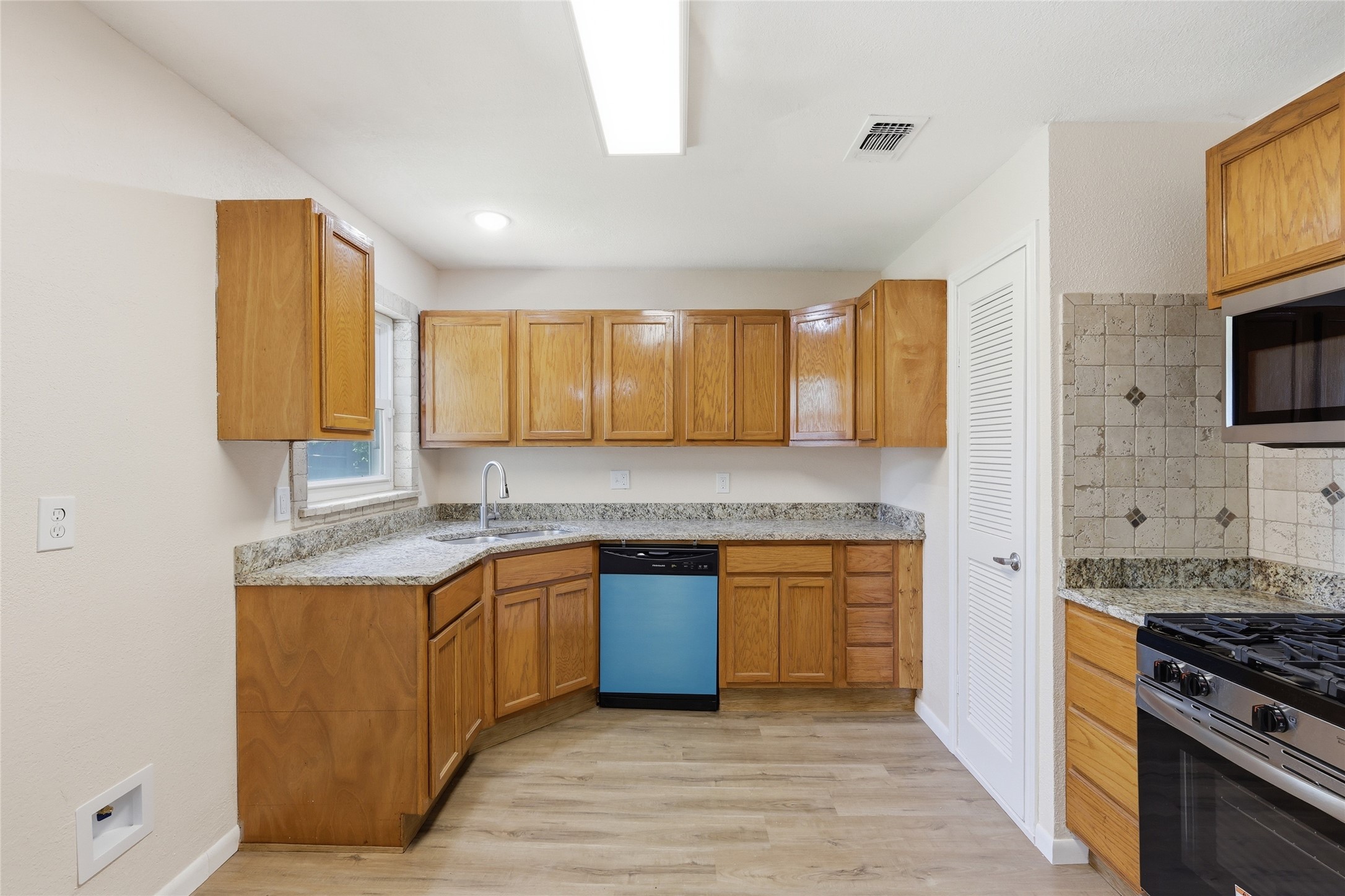 807 Highland Drive Arlington TX 76010