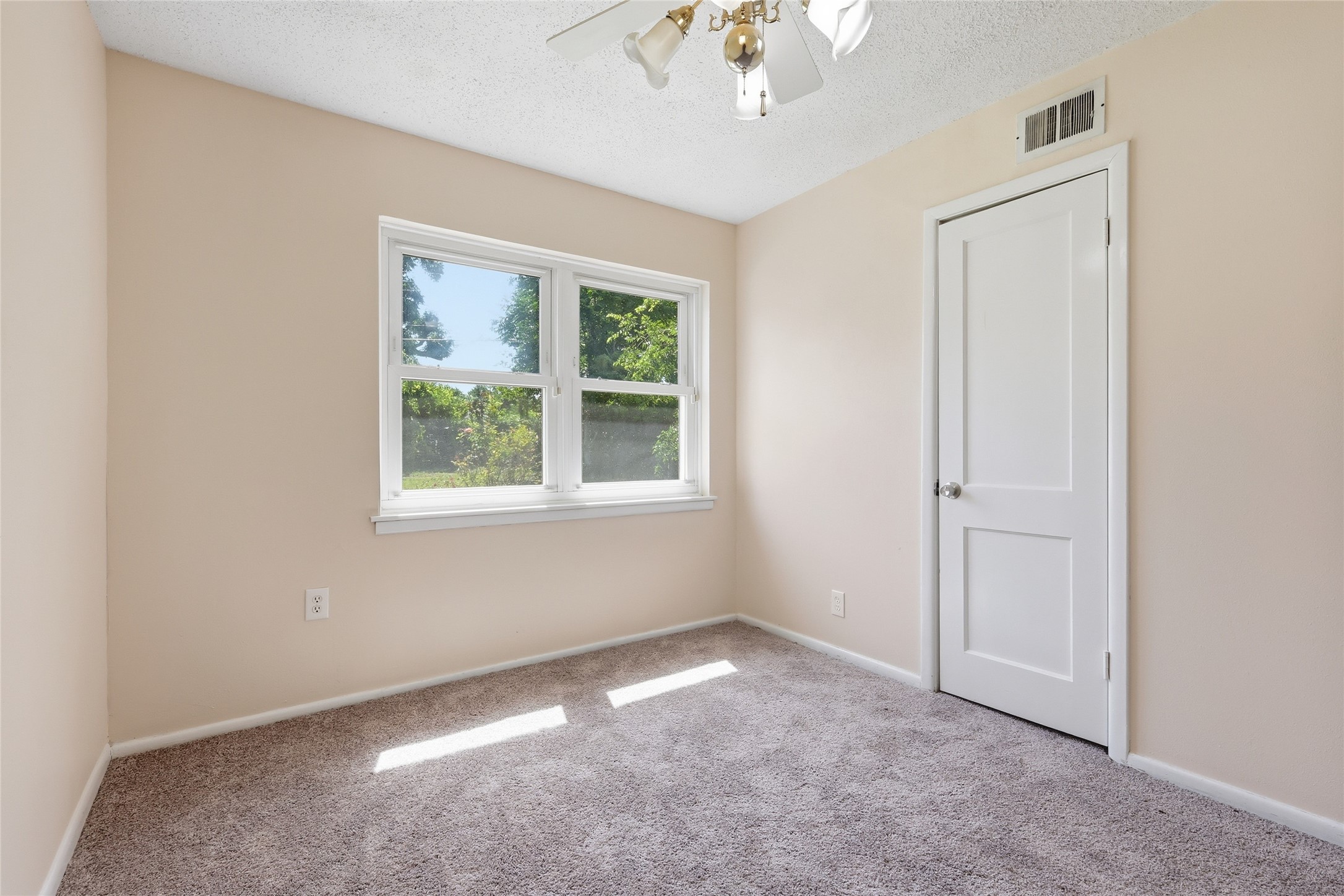 807 Highland Drive Arlington TX 76010