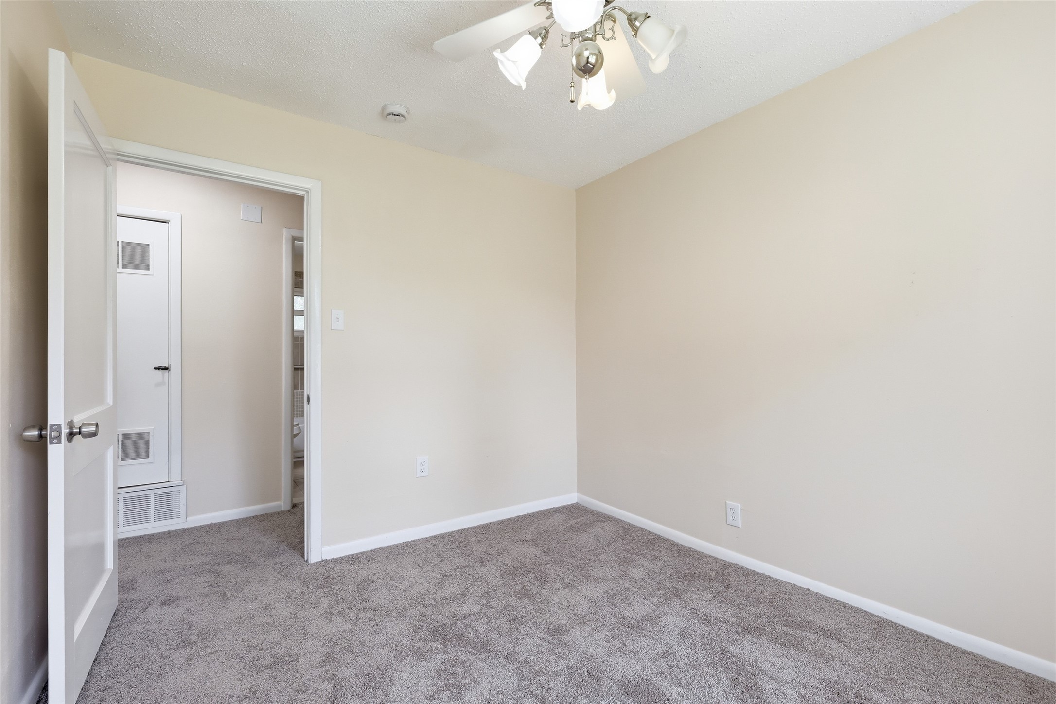 807 Highland Drive Arlington TX 76010