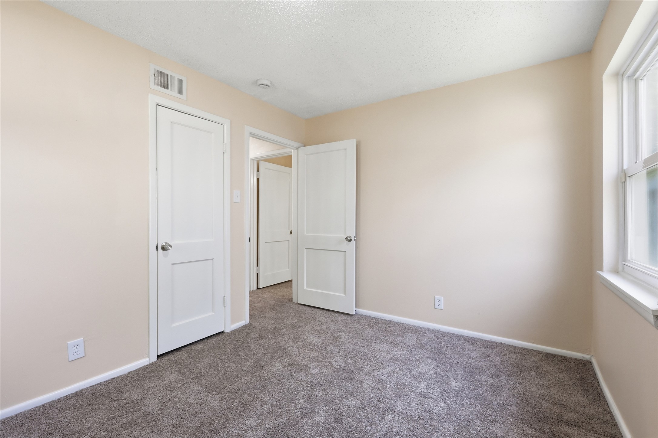 807 Highland Drive Arlington TX 76010