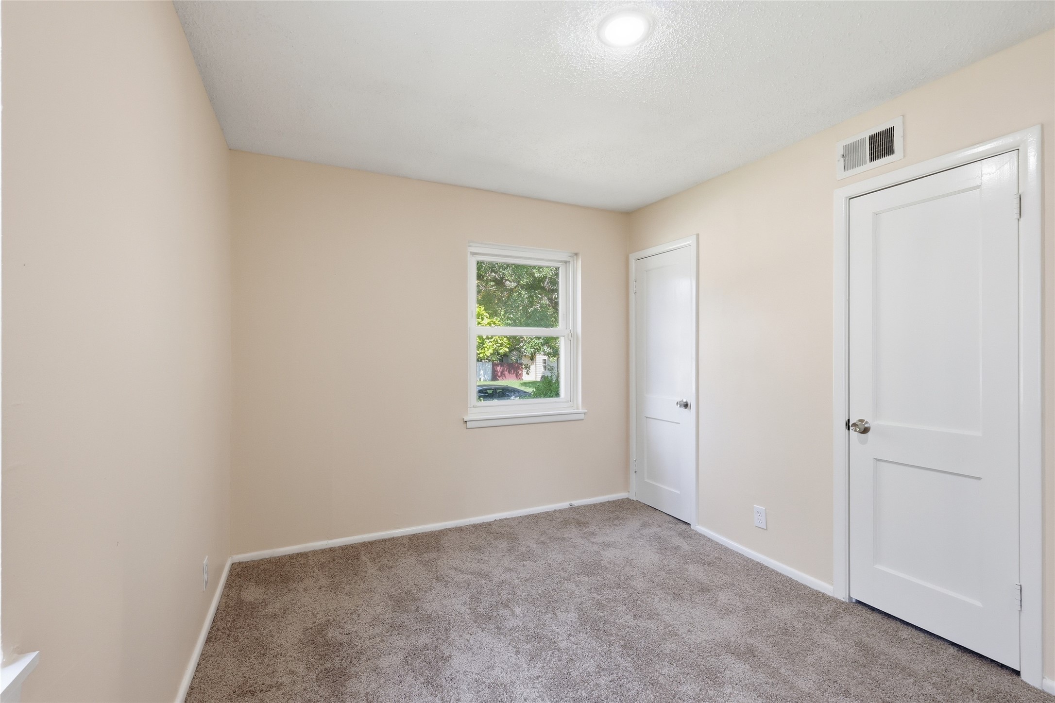 807 Highland Drive Arlington TX 76010
