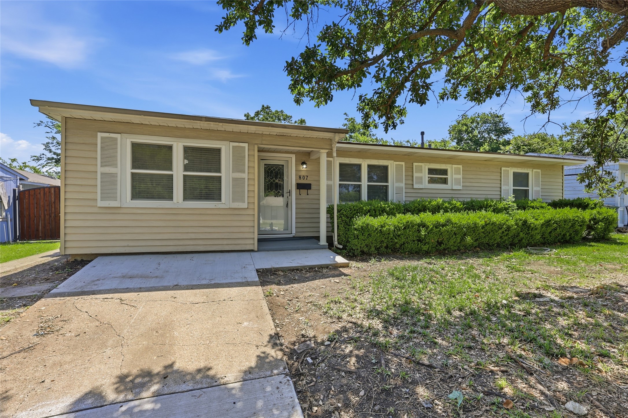 807 Highland Drive Arlington TX 76010