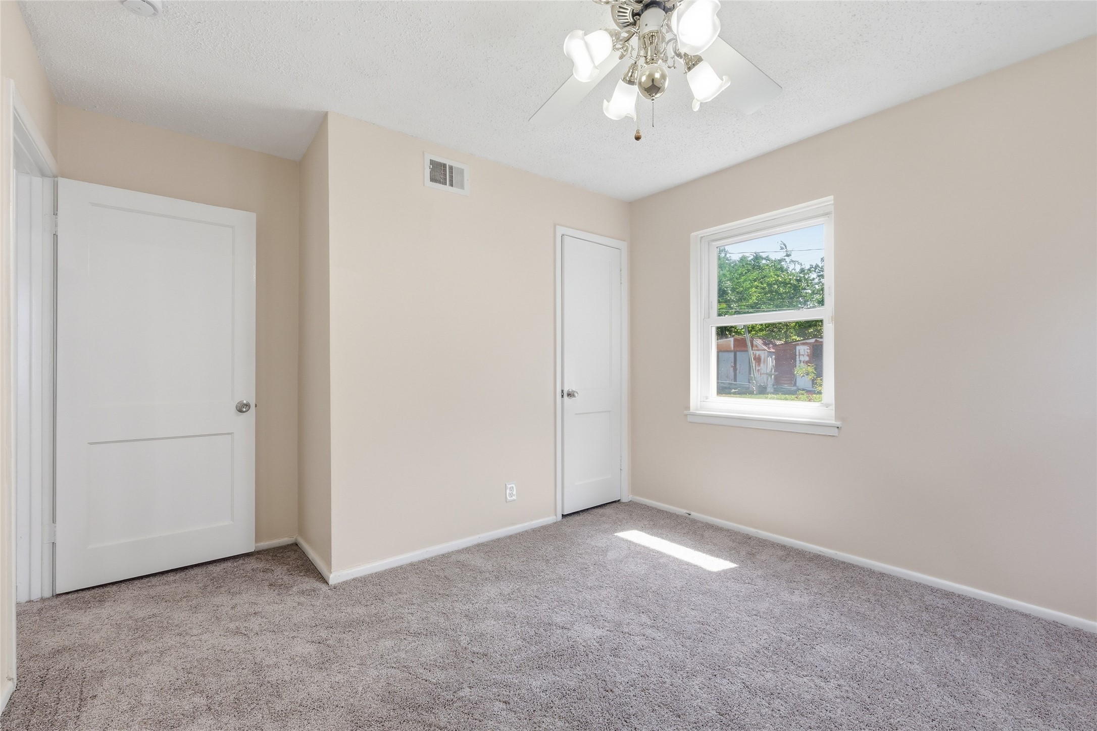 807 Highland Drive Arlington TX 76010