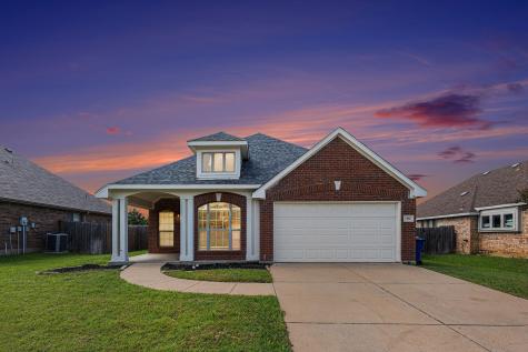 824 Cutting Horse Drive Mansfield TX 76063
