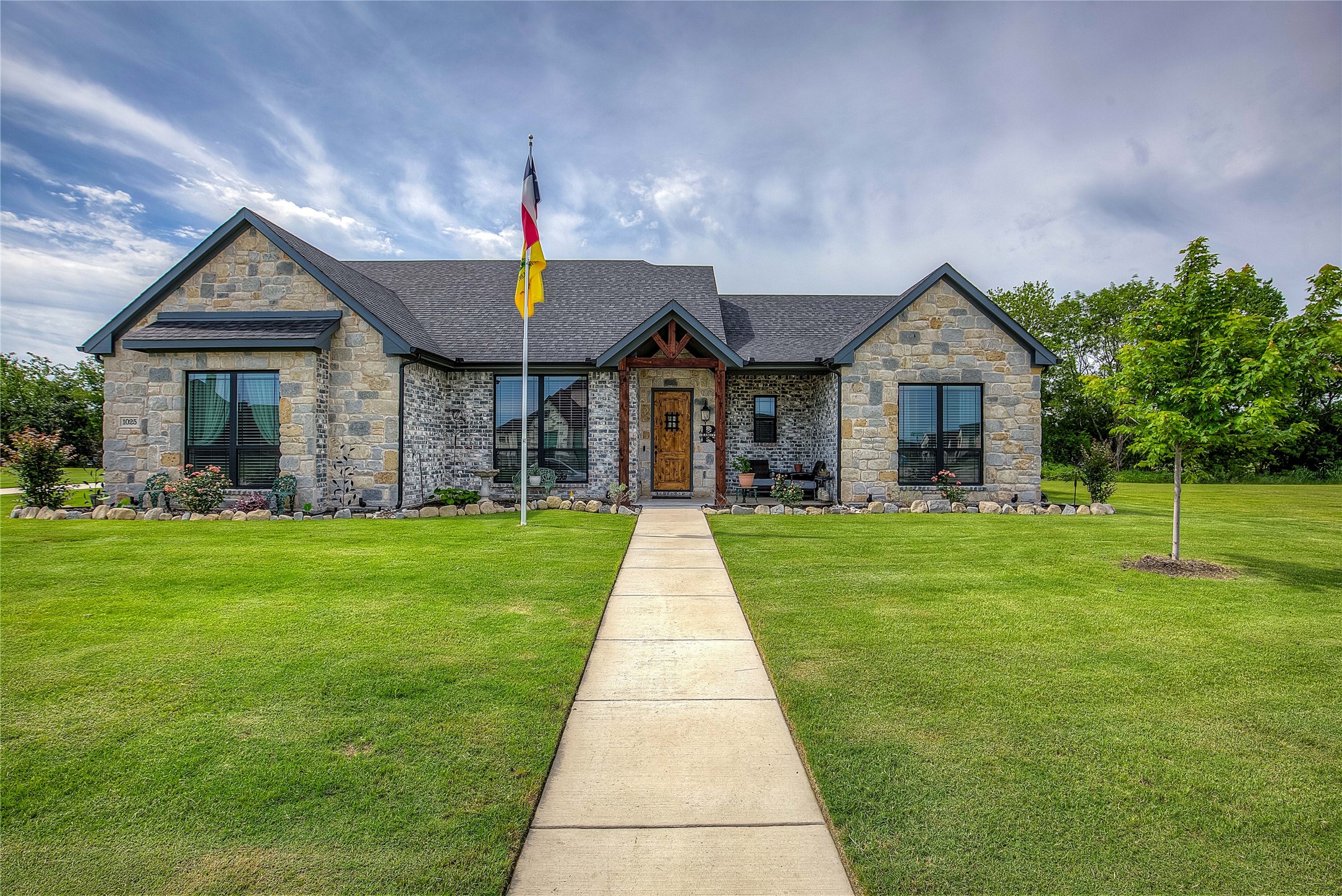 1025 Sinopa Street Caddo Mills TX 75135