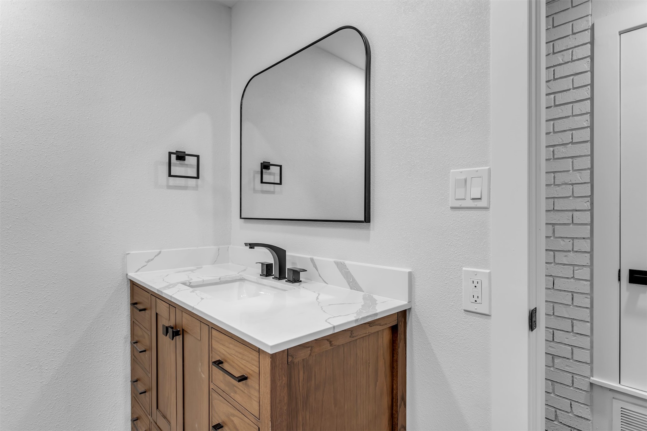 110 Twin Circle Wortham TX 76693