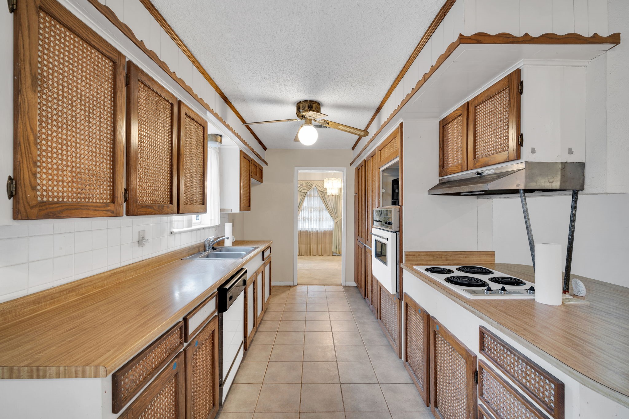 1320 Apache Street Arlington TX 76012