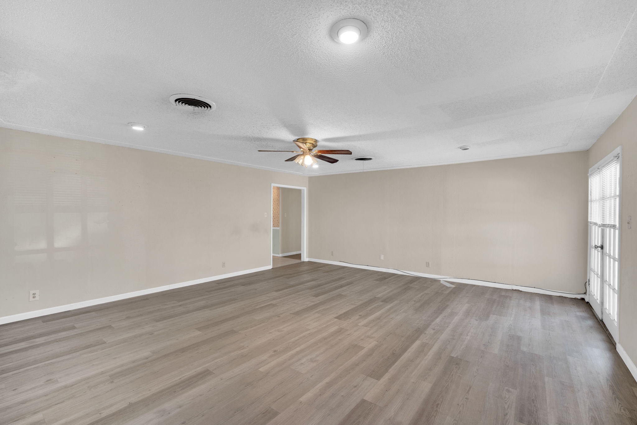 1320 Apache Street Arlington TX 76012