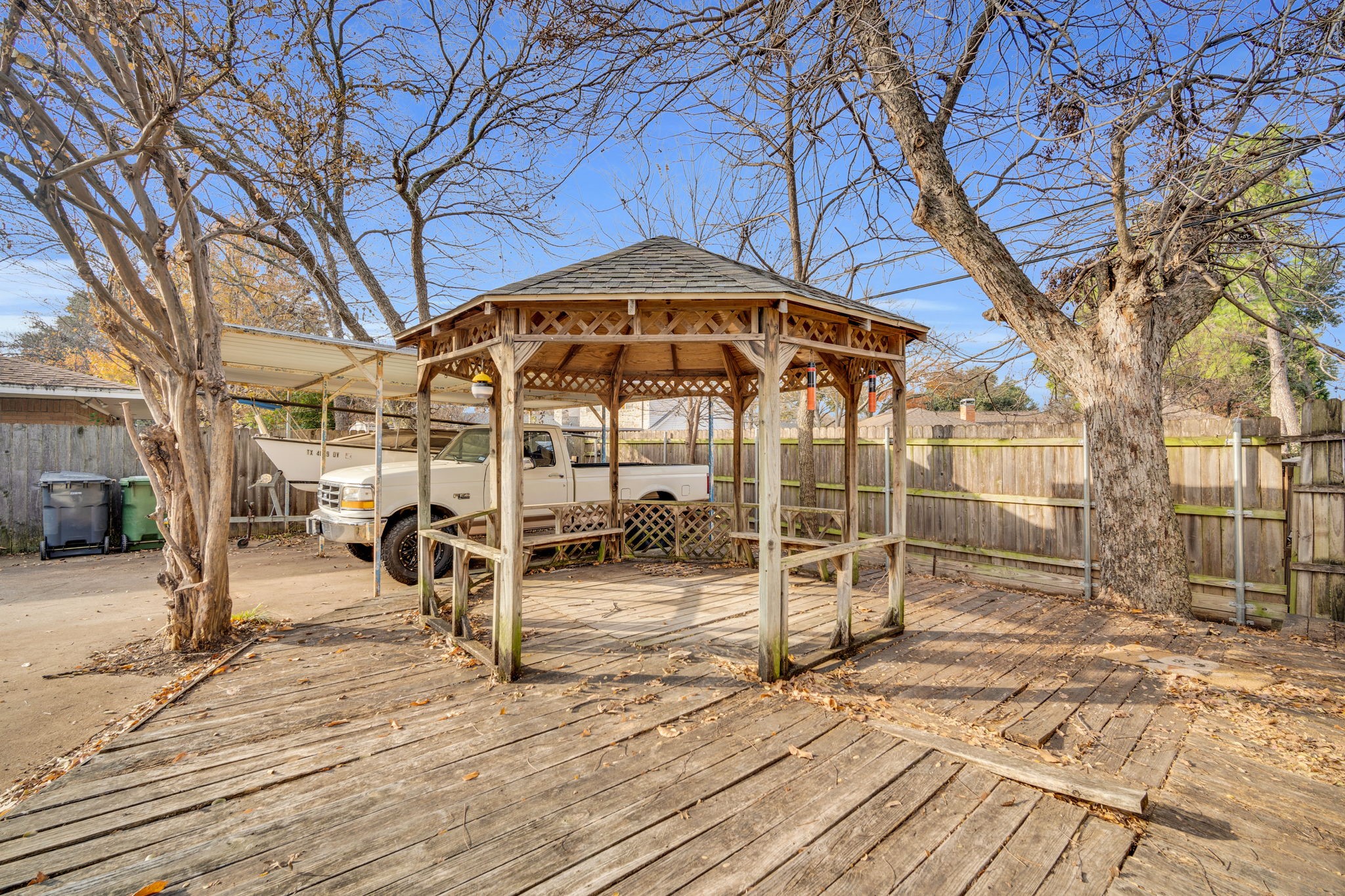 1320 Apache Street Arlington TX 76012