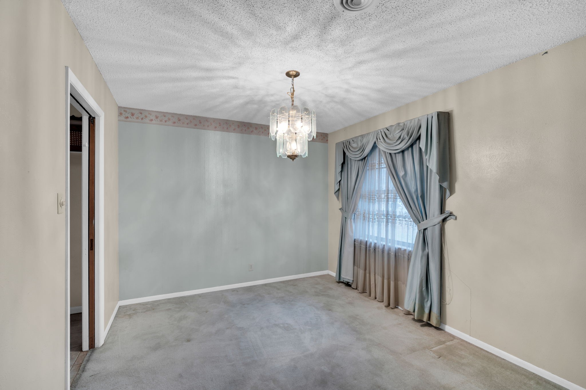 1320 Apache Street Arlington TX 76012