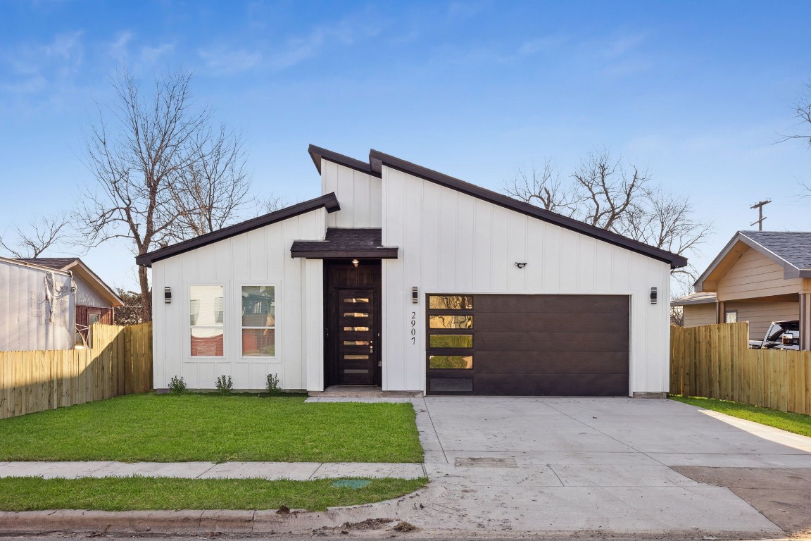 2907 S Denley Drive Dallas TX 75216