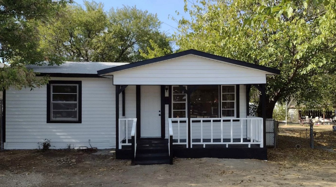 1108 W Spurgeon Street Fort Worth TX 76115