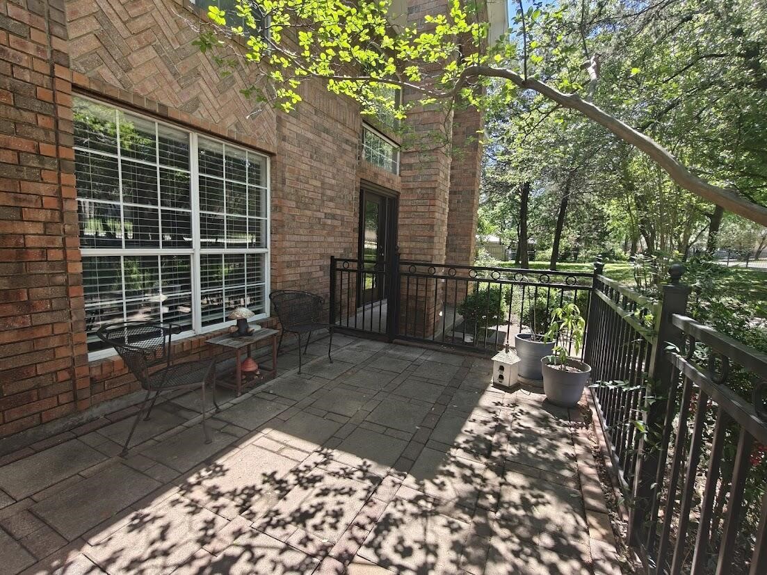 5210 Cliff Haven Drive Dallas TX 75236
