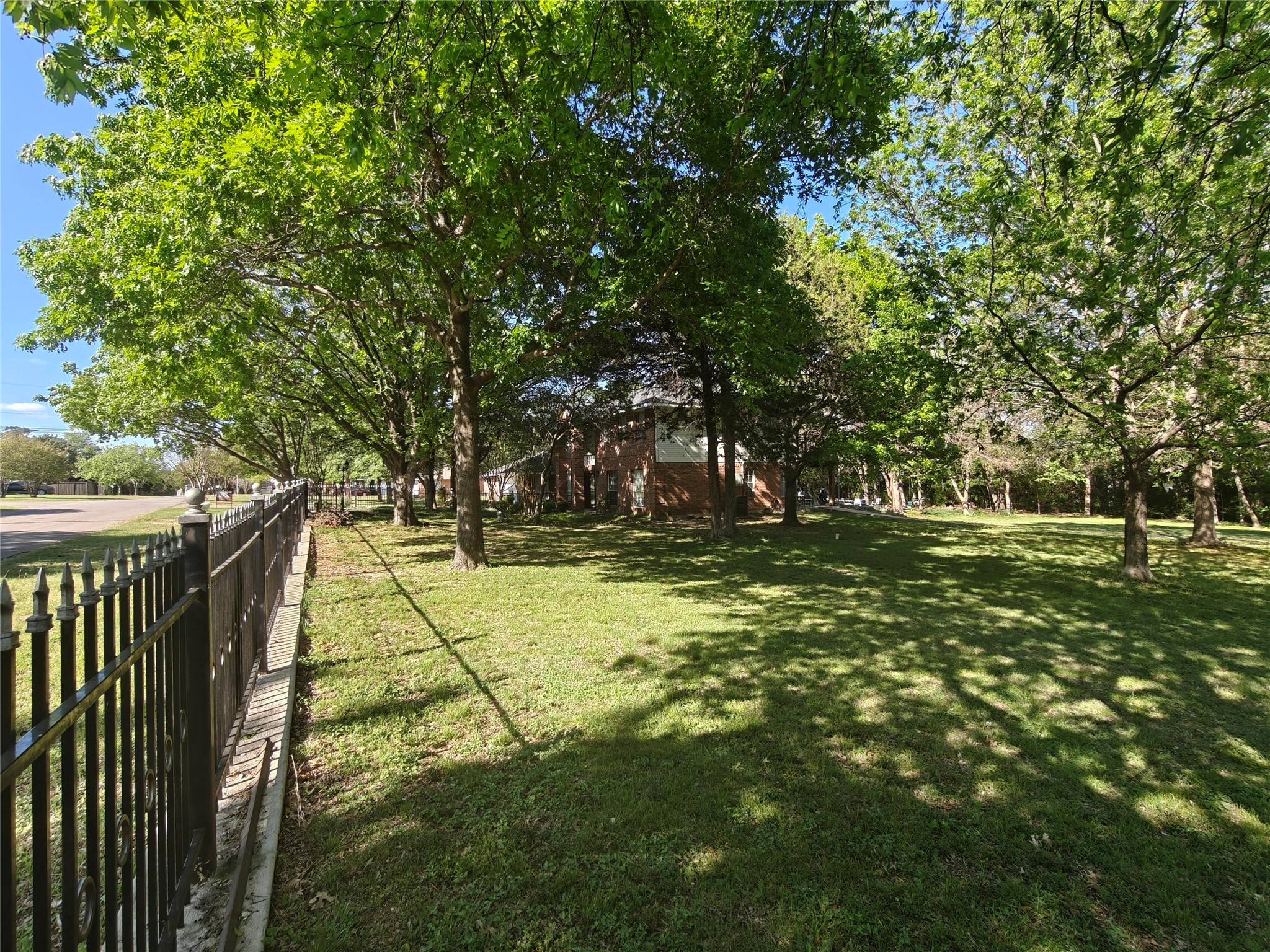 5210 Cliff Haven Drive Dallas TX 75236