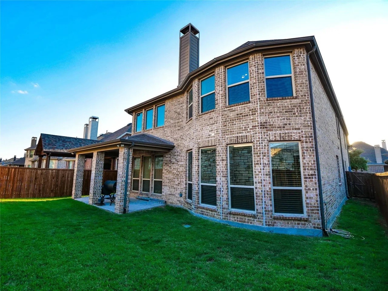 217 Warwick Boulevard Lewisville TX 75056