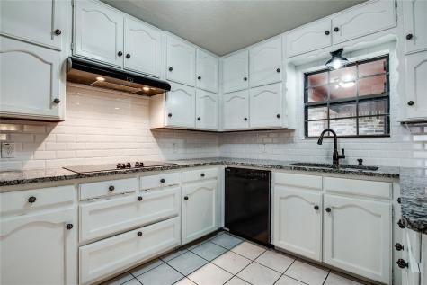 8966 Hialeah Circle S North Richland Hills TX 76182