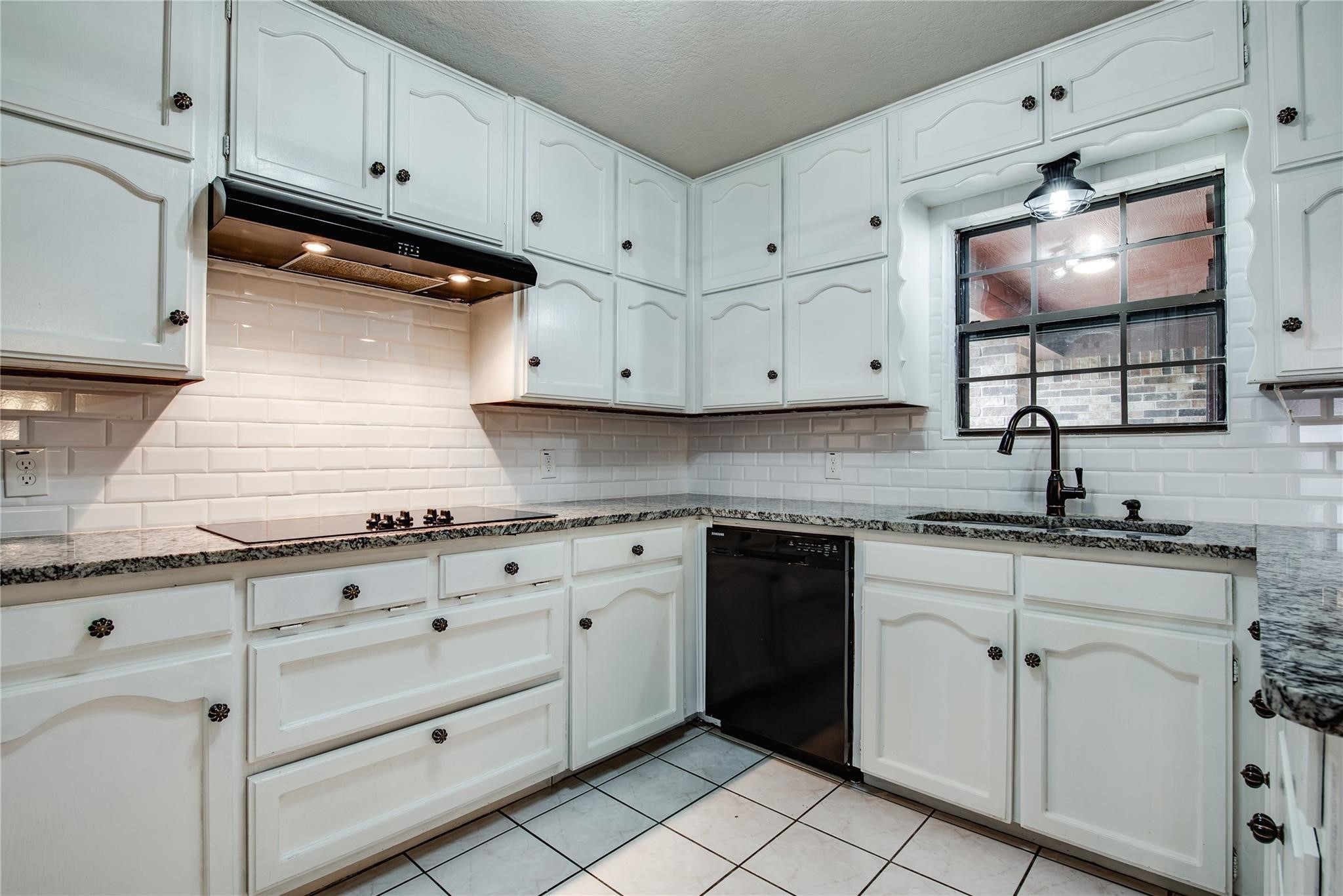 8966 Hialeah Circle S North Richland Hills TX 76182