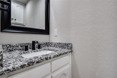 8966 Hialeah Circle S North Richland Hills TX 76182