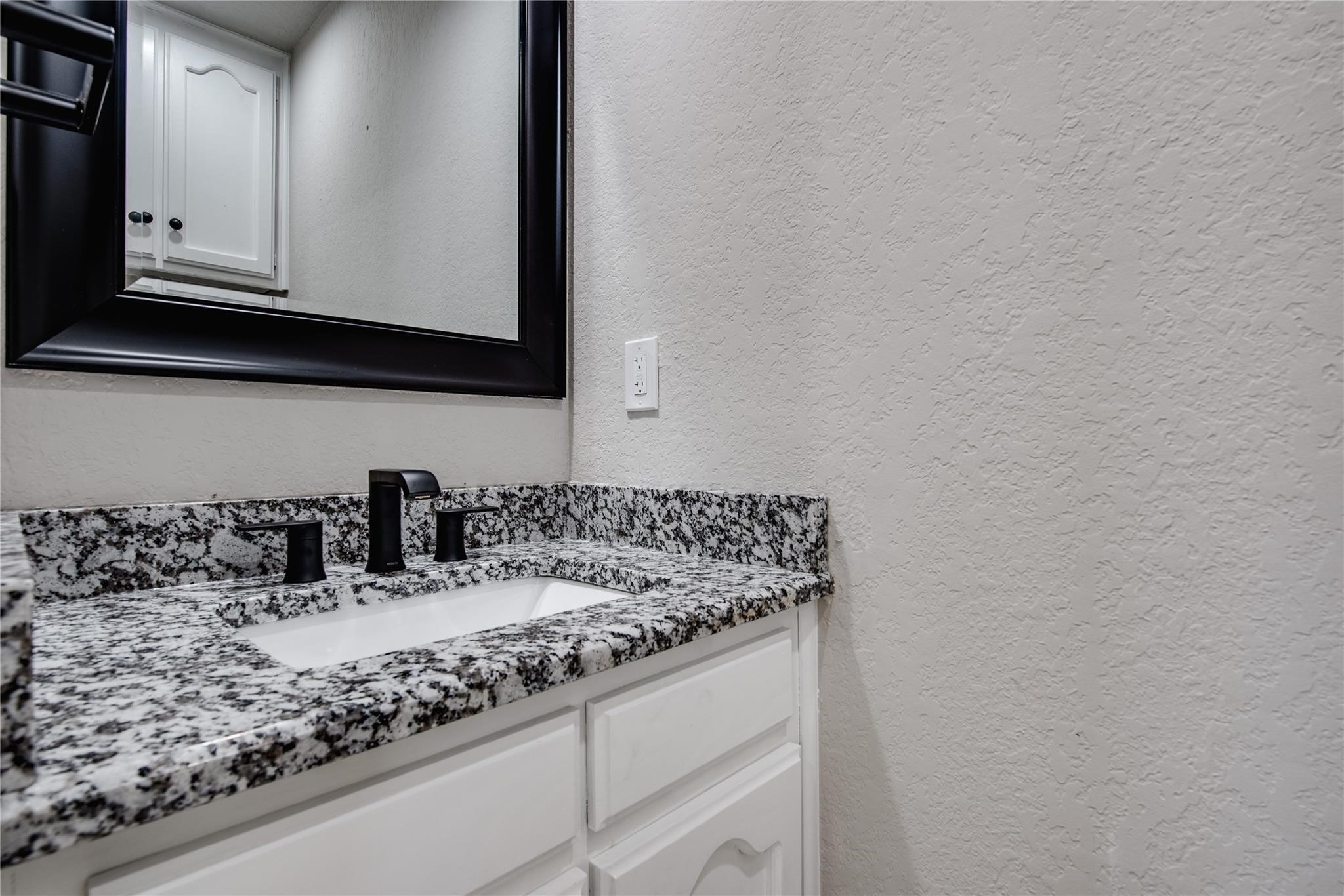 8966 Hialeah Circle S North Richland Hills TX 76182