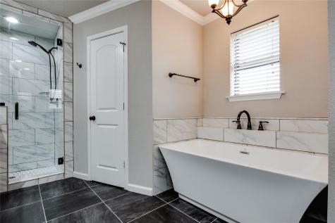 8966 Hialeah Circle S North Richland Hills TX 76182